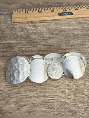 Silver Tone Hammered Circles Stretch Bracelet